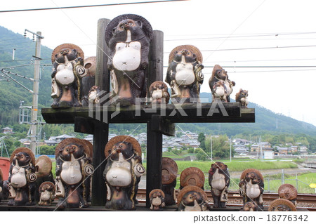 在Hosujin站 在Hosujin站 18776342