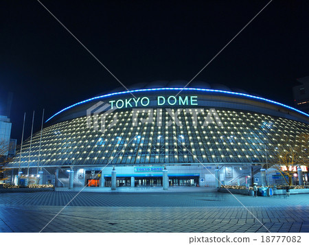 Tokyo Dome lighted up 18777082