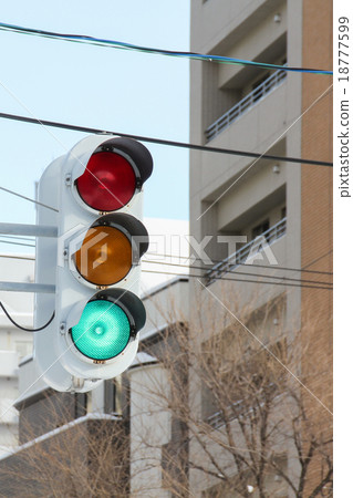 Traffic light in the city Traffic light in the city 18777599