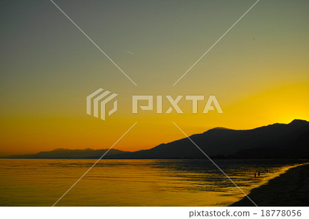 Evening view of Lake Biwa, Shiga prefecture Evening view of Lake Biwa, Shiga prefecture 18778056