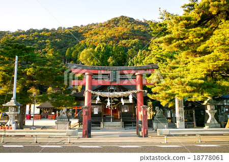 Shiga prefecture Shirahige shrine, from the front over the national highway 18778061