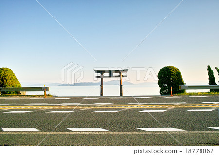 Shiga Prefecture Shirahige Shrine, Torii Torii Over the National Highway Shiga Prefecture Shirahige Shrine, Torii Torii Over the National Highway 18778062