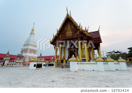 Wat Pra That Renu, Nakhon Phanom, Thailand 18781414