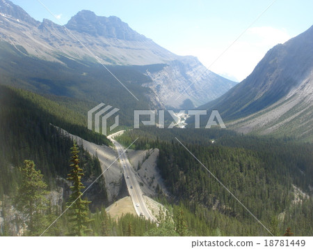 Canadian Rocky Ice Fields Parkway 18781449