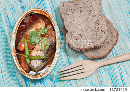 tinned fish,Mackerel filet in Tomato sauce. 18785619