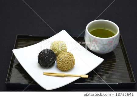 Japanese confectionery sesame dumplings Japanese confectionery sesame dumplings 18785641