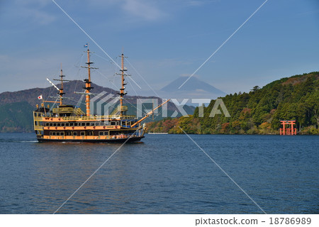 Ashinoko pleasure boat and Mt. Fuji 18786989