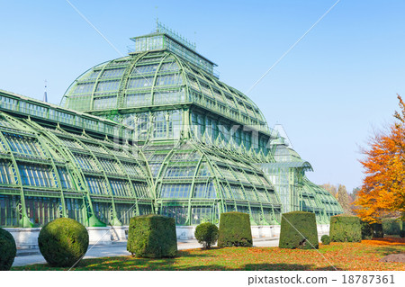 The Palm house, Schonbrunn Palace in Vienna The Palm house, Schonbrunn Palace in Vienna 18787361