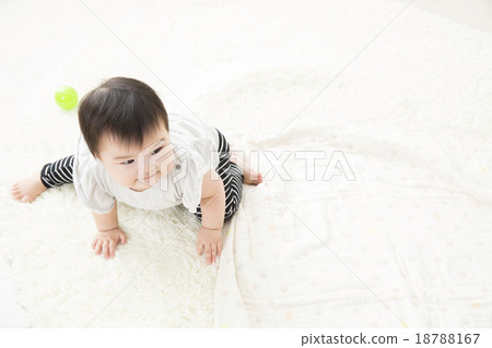 9個月大的寶寶 9個月大的寶寶 18788167