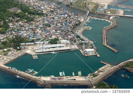 Kamogawa捕魚港口鳥瞰圖在千葉縣 Kamogawa捕魚港口鳥瞰圖在千葉縣 18788809