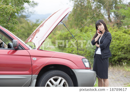 OL對汽車故障感到困擾 18789617