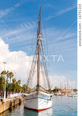 Barcelona. The yacht in the sea port. 18791103
