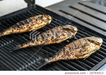 grilled fish on the grill 18793813