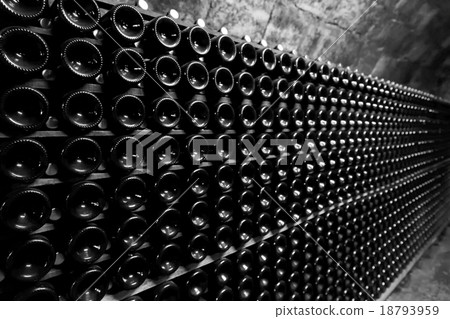 Bottle of champagne Bottle of champagne 18793959