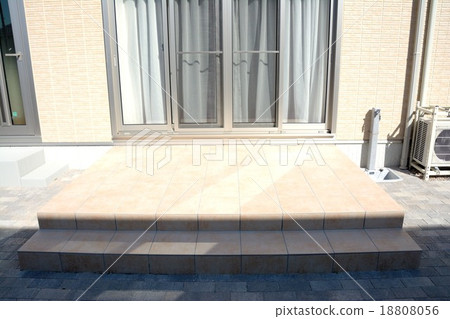 新建獨立建築工程竣工（露台）（2） 18808056