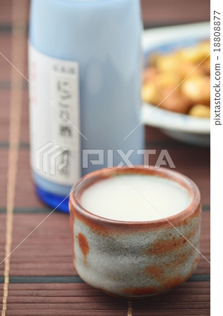 Muddy wine Muddy wine 18808877