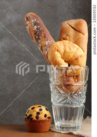 croissant brad bakery in glass blow on teakwood croissant brad bakery in glass blow on teakwood 18809592