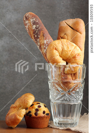 croissant brad muffin bakery in glass blow croissant brad muffin bakery in glass blow 18809593