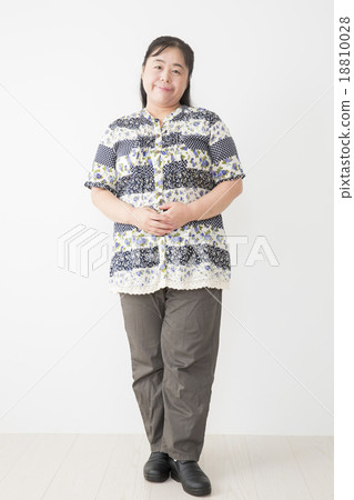 Portrait middle women 18810028