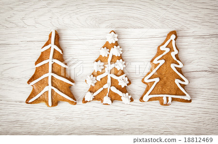 Christmas trees shaped gingerbread cookies, Yuletide, Merry Chri 18812469
