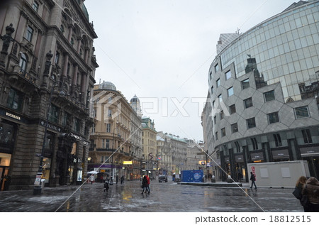 Winter's Graven Street Winter's Graven Street 18812515