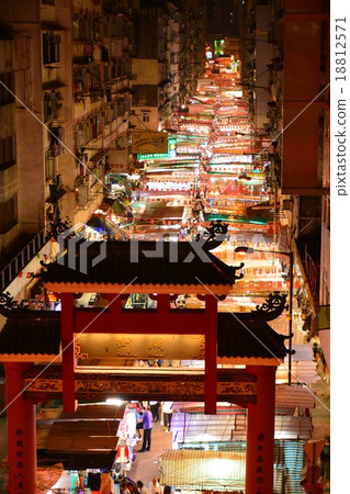 Hong Kong's Night Market 18812571