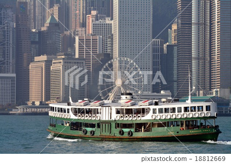 香港的高層建築和天星小輪 香港的高層建築和天星小輪 18812669