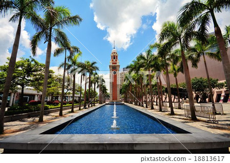 Tsim Sha Tsui bell tower shining in blue sky Tsim Sha Tsui bell tower shining in blue sky 18813617