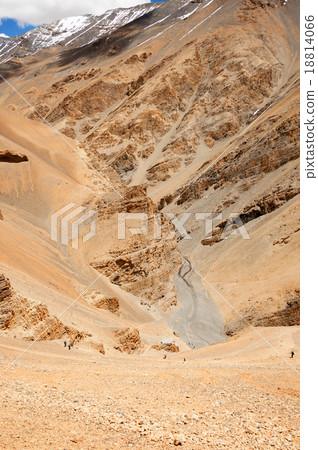 Trekking in upper Mustang, Nepal 18814066