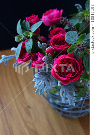 Rose bouquet 18815198