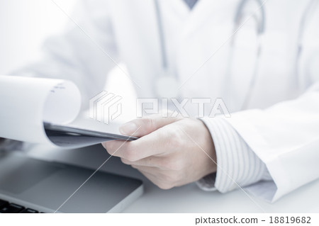 Close-up of a medical worker with laptop 18819682