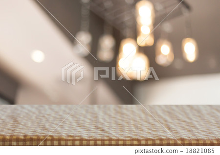 Checkered table cloth on empty table for Your photomontage or pr Checkered table cloth on empty table for Your photomontage or pr 18821085