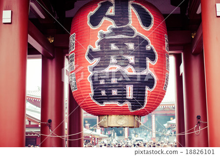 Sensoji-ji Red Japanese Temple in Asakusa, Tokyo Sensoji-ji Red Japanese Temple in Asakusa, Tokyo 18826101