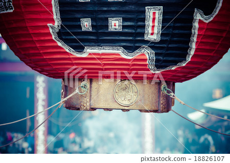 Sensoji-ji Red Japanese Temple in Asakusa, Tokyo 18826107