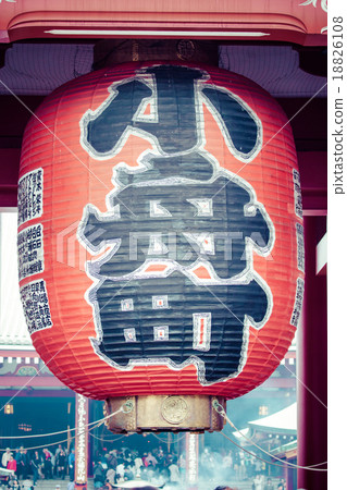 Sensoji-ji Red Japanese Temple in Asakusa, Tokyo 18826108