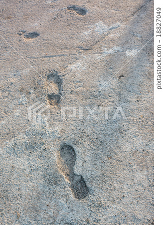 Footsteps on the concrete floor Footsteps on the concrete floor 18827049
