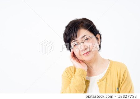 Senior women Senior women 18827758