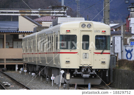 [FJ] Fujikyu Railway Line 1000 Series Train: Keio Line Color Train (Local: Otsuki⇔Kawaguchiko) 18829752