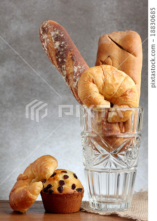 croissant brad muffin baguette bakery 18830685