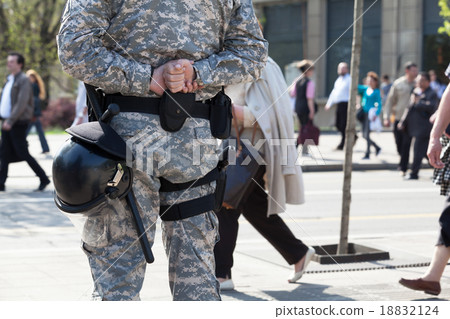 Policeman on duty 18832124