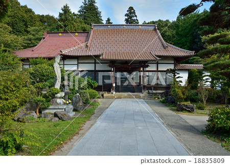 Aizuwakamatsu walk: Eikoji Aizuwakamatsu walk: Eikoji 18835809