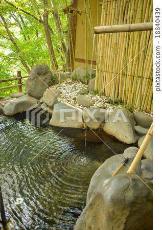 Hot spring, open-air bath, hitting 18840439