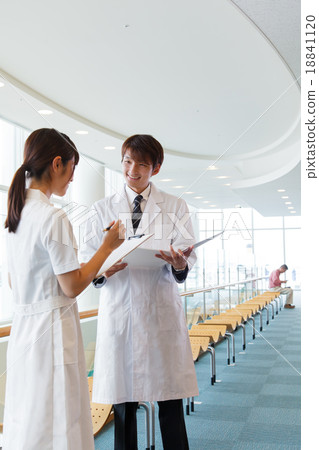 Medical hospital doctor 18841120