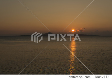 Sunset over Ie Island Sunset over Ie Island 18842118