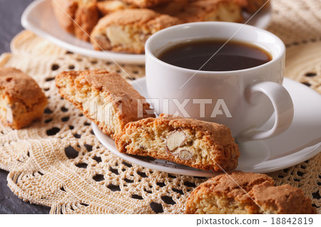 Black coffee and Italian cookies cantuccini macro 18842819