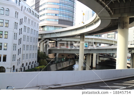 Metropolitan Expressway 18845754
