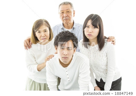 四個人的家庭形像有不滿 四個人的家庭形像有不滿 18847149