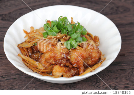 Stir-fried chicken burdock Stir-fried chicken burdock 18848395