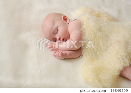 Little baby on the bed at home Little baby on the bed at home 18849309