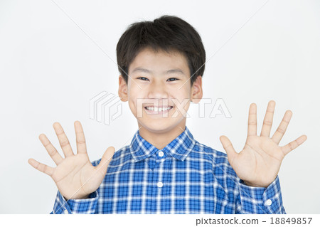 男孩顯示小學生初中棕櫚手掌 18849857